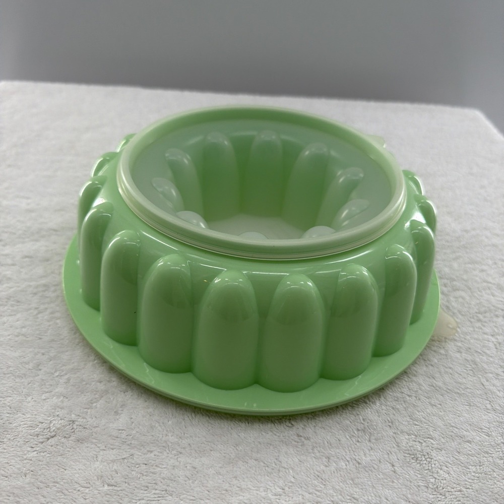 Tupperware USA VINTAGE 3 pc Mint Green Jello Mold COMPLETE SET Ice Ring Jadeite